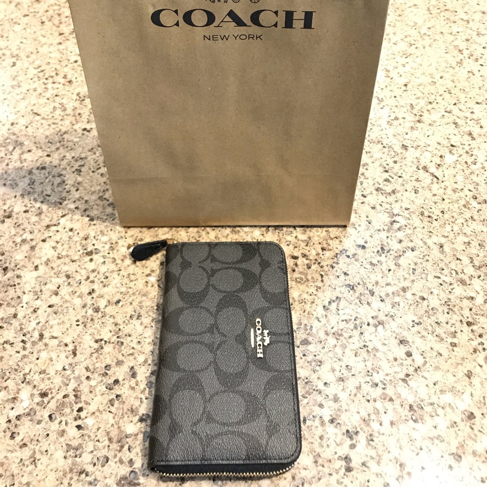 Coach Medium Zip Around Wallet